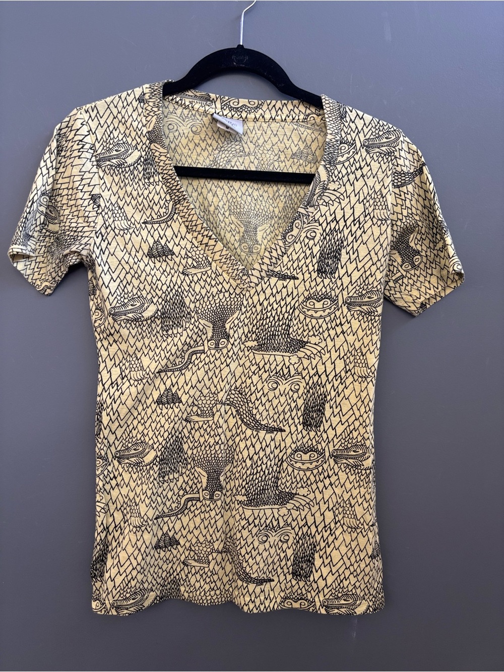 Where the Wild Things Are Pattern Short Sleeve V-Neck Tee in Yellow and Black